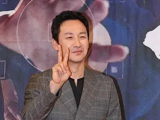 オム・テウン、9年ぶりのスクリーン復帰を控え…「絶対に幸せになるように」、妻と姉が応援