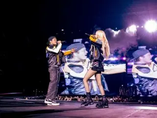 「BLACKPINK」、LA公演にブルーノ・マーズがサプライズ登場…ワールドツアーを盛況裏に終了