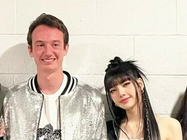 「BLACKPINK」 LISAとLVMH会長の三男、公然の熱愛？…ミシェル・ヨーのSNS投稿が話題に