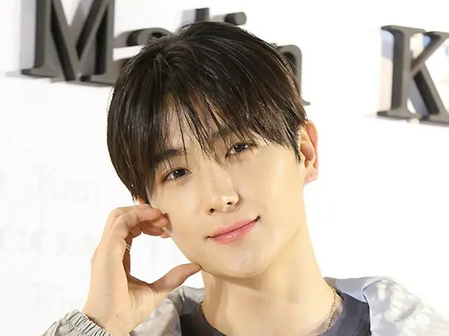 【全文】「THE BOYZ」ヒョンジェ、「足首の靭帯負傷」…座ってステージに参加