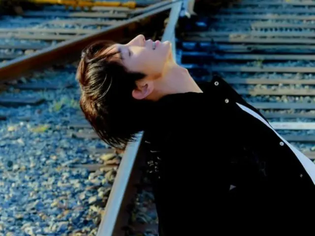 イ・ジュンギ、かわらないビジュアル公開…夏の暑さも吹き飛ぶ