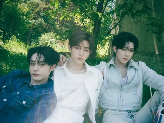 「ZEROBASEONE」キム・ジウン×ジャン・ハオ×リッキー、1stアルバムのコンセプトフォトで爽やかなビジュアル