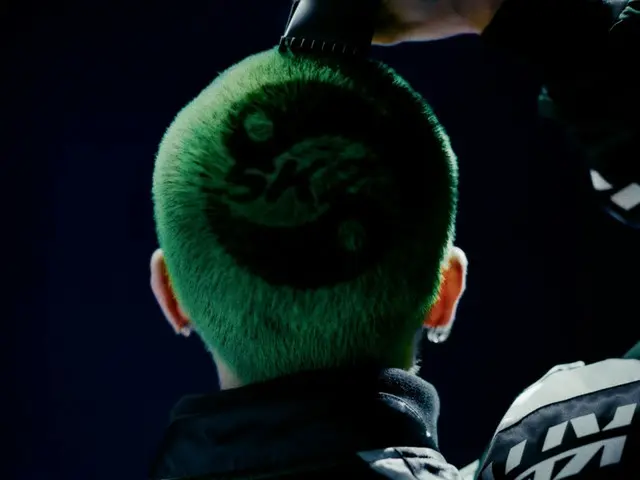 「Stray Kids」、「CEREMONY」のMVティザー追加公開…ヒョンジンのグリーンヘアに視線釘付け