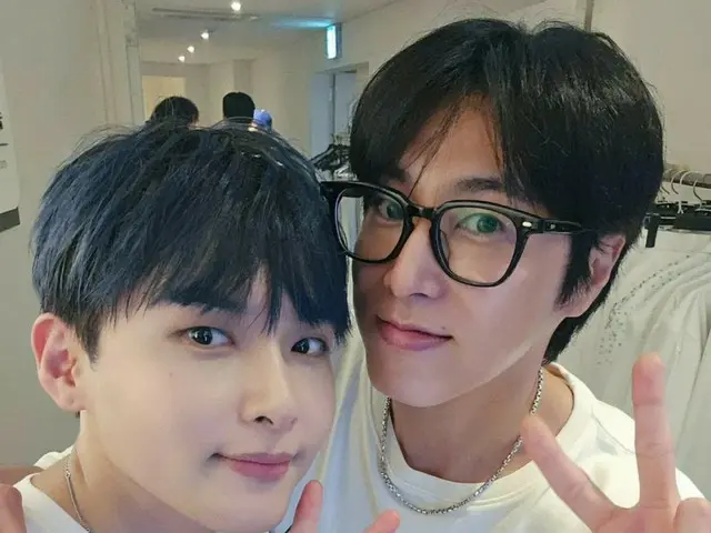 「東方神起」ユンホ、「SUPER JUNIOR」のデビュー20周年コンサートを観覧…リョウクやヒチョル＆ドンへとツーショット