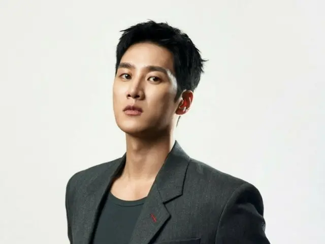 俳優アン・ボヒョン、親友キム・ウビンと一緒に上京…同じ釜の飯まで「夢が現実に」