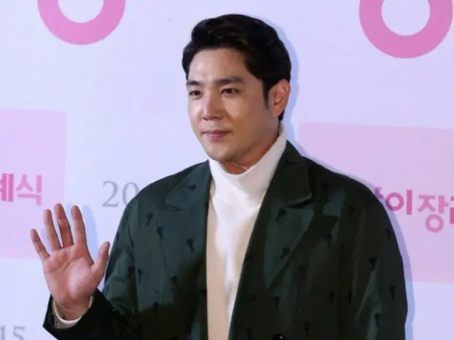 カンイン、「SUPRE JUNIOR」20周年コンサートに観客として参加